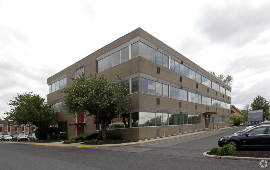 1060 Kings Hwy N, Cherry Hill, NJ à louer - Photo de l’immeuble – Image 3 sur 7