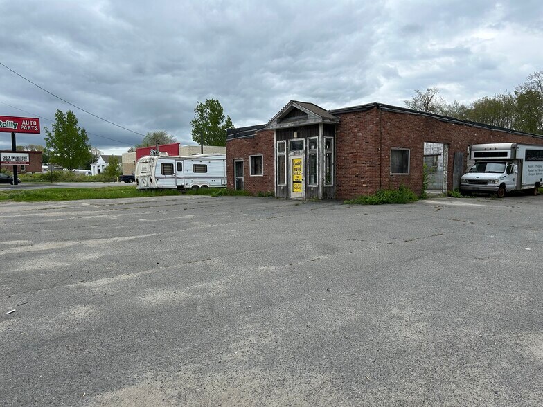 109 Broadway, Raynham, MA à vendre - Photo de l’immeuble – Image 2 sur 5