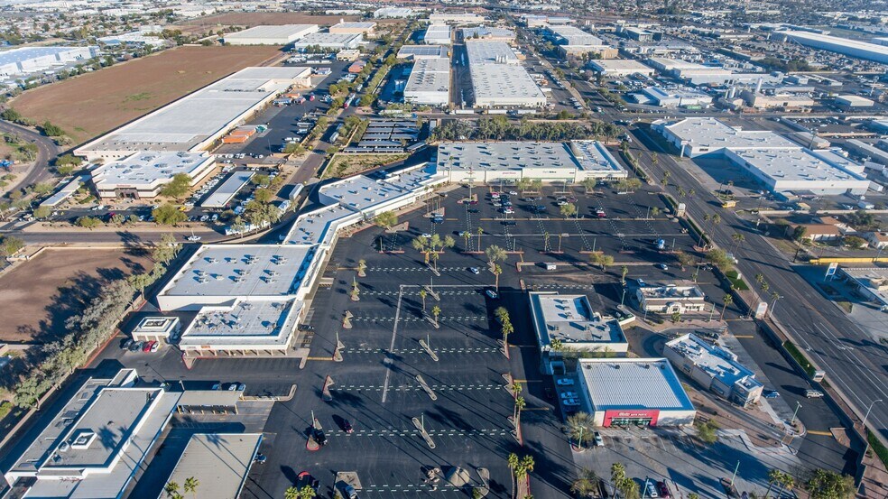 4344 W Indian School Rd, Phoenix, AZ à louer - Photo de l’immeuble – Image 1 sur 6