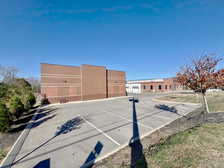 3940 Dickerson Pike, Nashville, TN à louer - Photo de l’immeuble – Image 3 sur 11