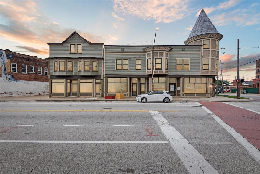5808-5810 Detroit Ave, Cleveland, OH à louer - Photo principale – Image 1 sur 32