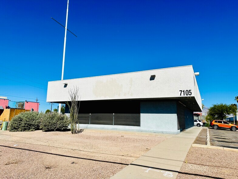 7105 E 22nd St, Tucson, AZ à louer - Photo de l’immeuble – Image 1 sur 7