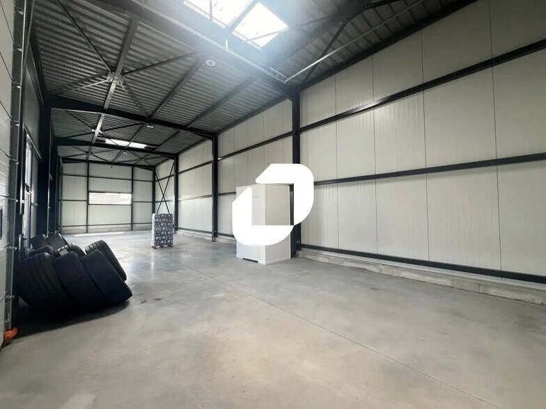 28 Avenue Francois Mitterrand, Petite-Forêt à louer - Photo de l’immeuble – Image 2 sur 11