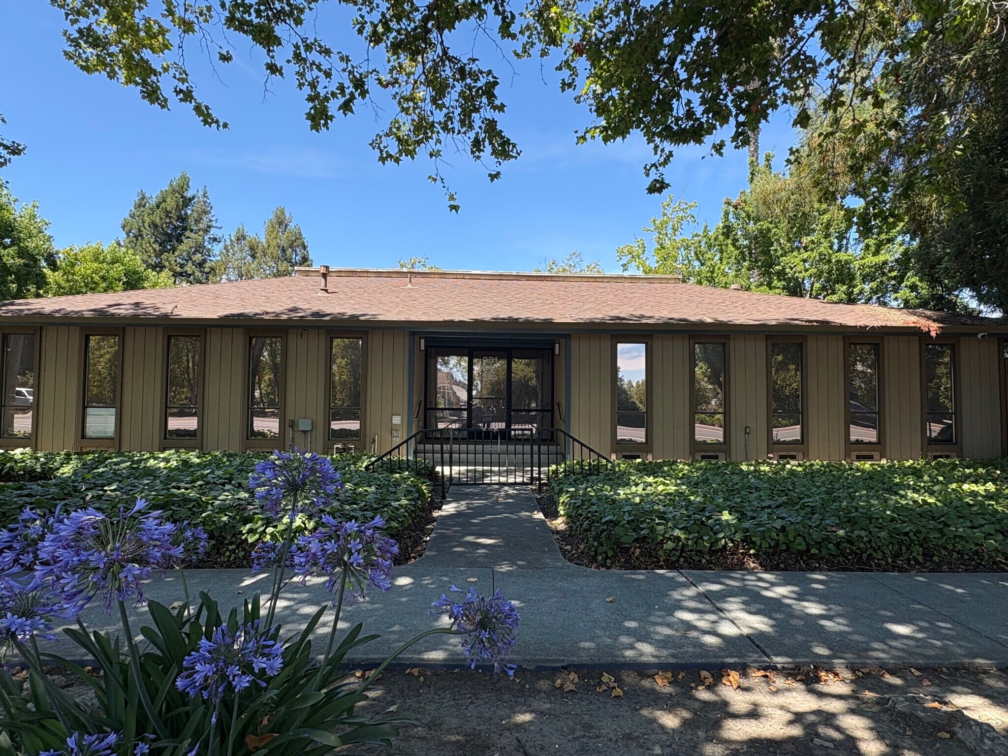 331 E Cotati Ave, Cotati, CA à vendre Photo de l’immeuble– Image 1 sur 13