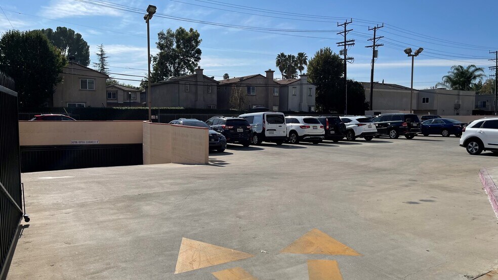 22122-22126 Sherman Way, Canoga Park, CA à louer - Photo de l’immeuble – Image 2 sur 5