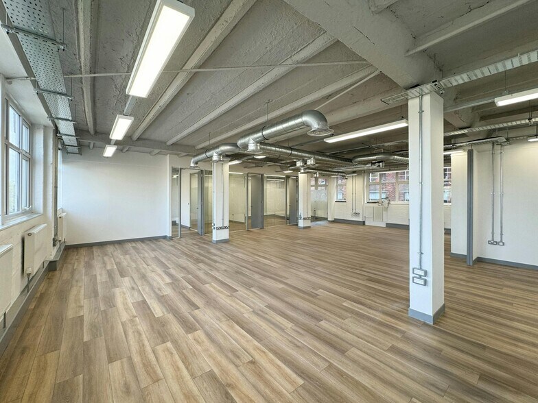 105-111 Euston St, Londres à louer - Photo de l’immeuble – Image 3 sur 12