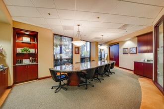 2710 Loker Ave W, Carlsbad, CA à louer Photo intérieure– Image 1 sur 7