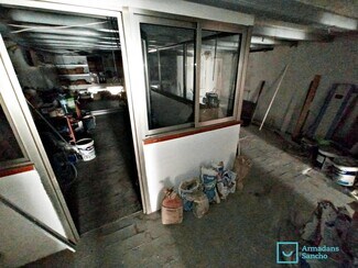 Plus de détails pour Local commercial à louer