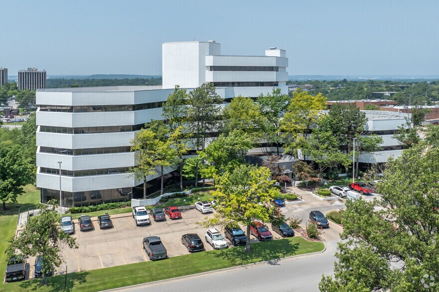 6846 S Canton Ave, Tulsa, OK à louer - Photo principale – Image 1 sur 2