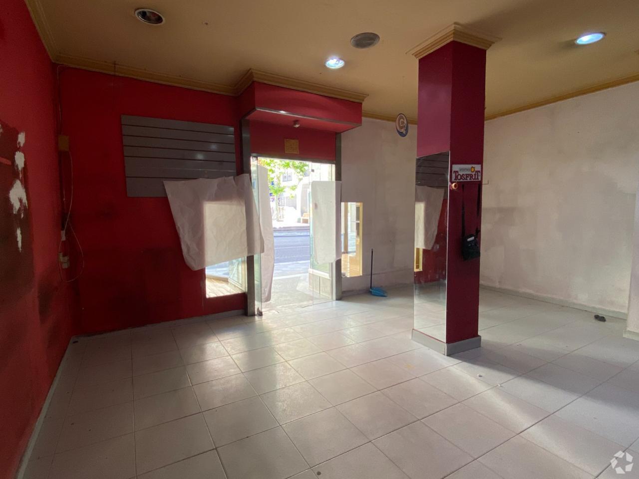 Local commercial dans Cuenca, Cuenca à louer Photo intérieure– Image 1 sur 2