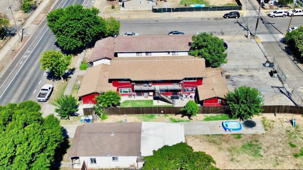 149-163 W 11th St, Merced, CA à vendre - Photo de l’immeuble – Image 3 sur 25