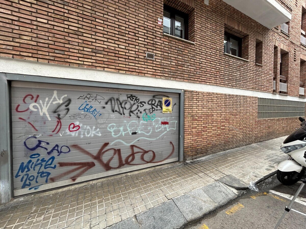 Barcelone, BAR 08023 - Lot - - - Photo intérieure - Image 1 of 17