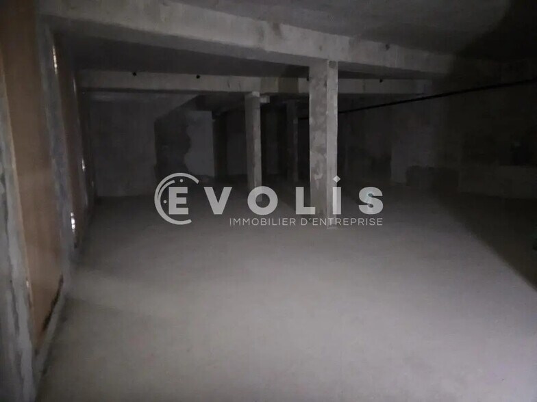 Local d’activités dans Vanves à louer - Photo intérieure – Image 2 sur 14