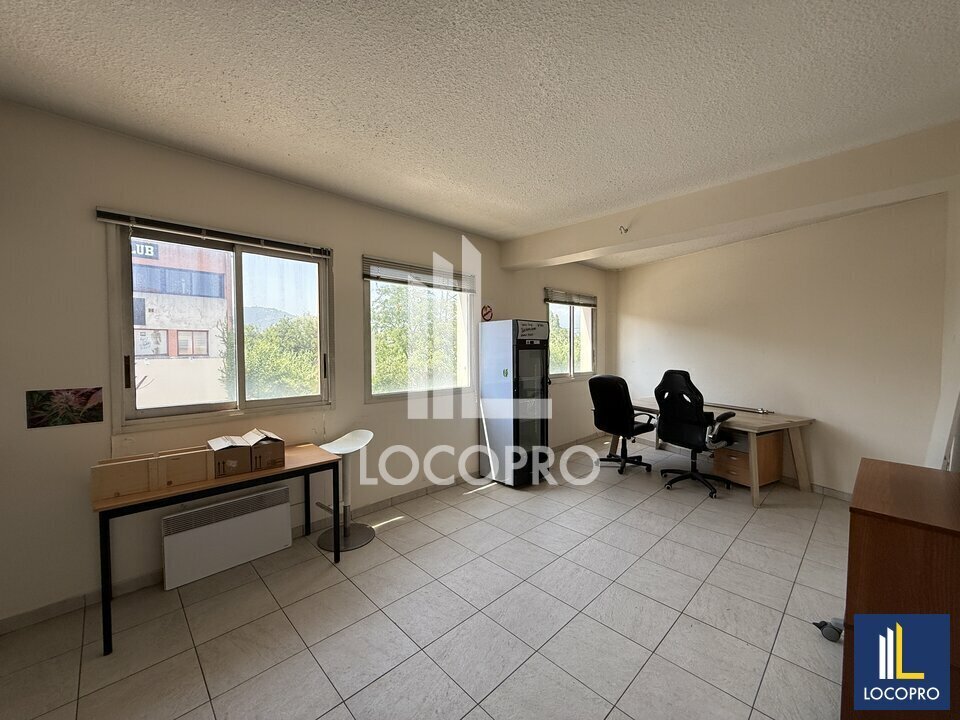 Bureau dans Cannes La Bocca à vendre Photo intérieure– Image 1 sur 7