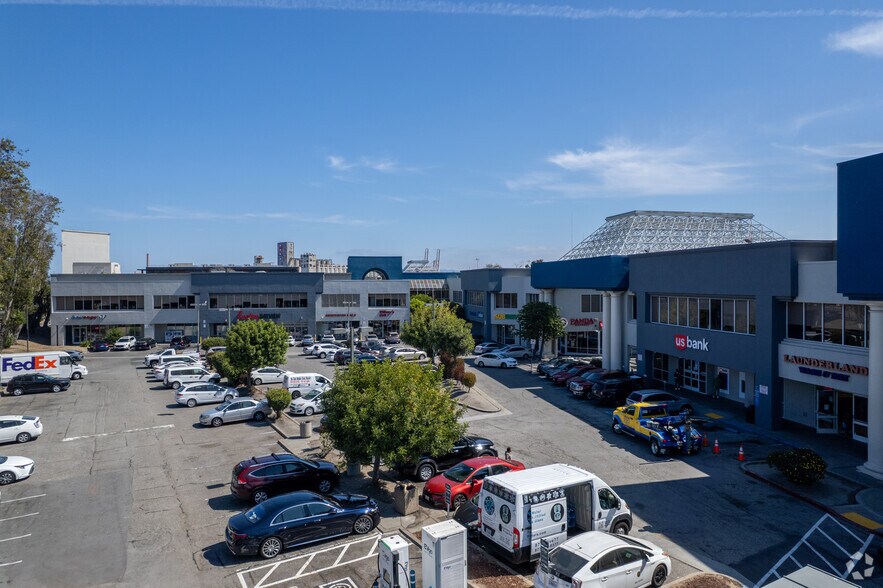 3801 3rd St, San Francisco, CA à louer - Photo de l’immeuble – Image 3 sur 25