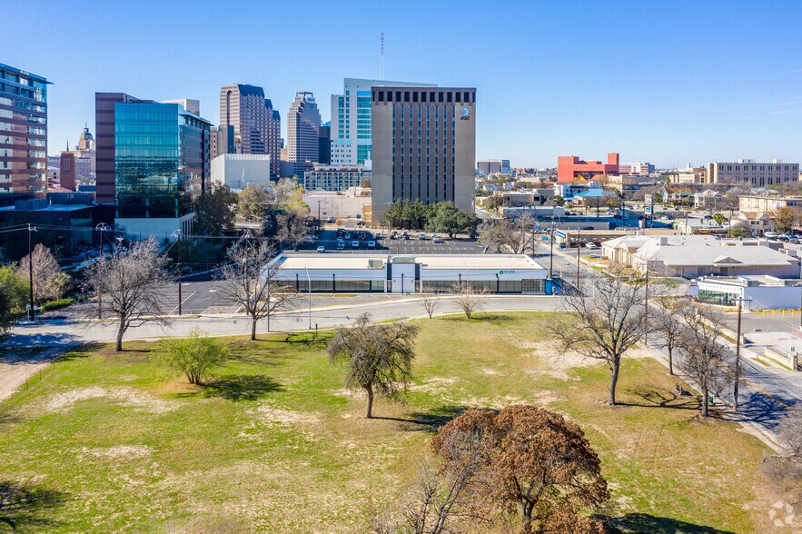 1126 N Saint Marys St, San Antonio, TX à louer - Aérien – Image 2 sur 11