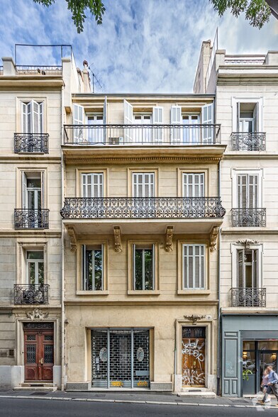 Immeuble residentiel dans Marseille à vendre - Photo principale – Image 1 sur 1
