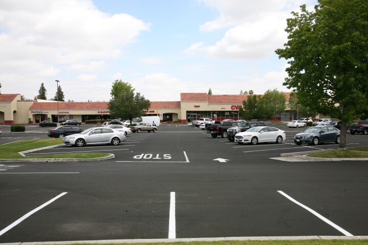 3300-3504 Stine Rd, Bakersfield, CA à louer - Photo de l’immeuble – Image 3 sur 4