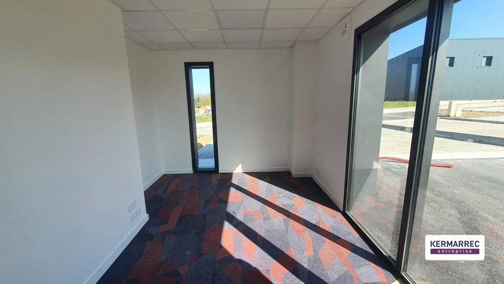 Local d'activités dans Séné à vendre - Photo intérieure – Image 3 sur 9