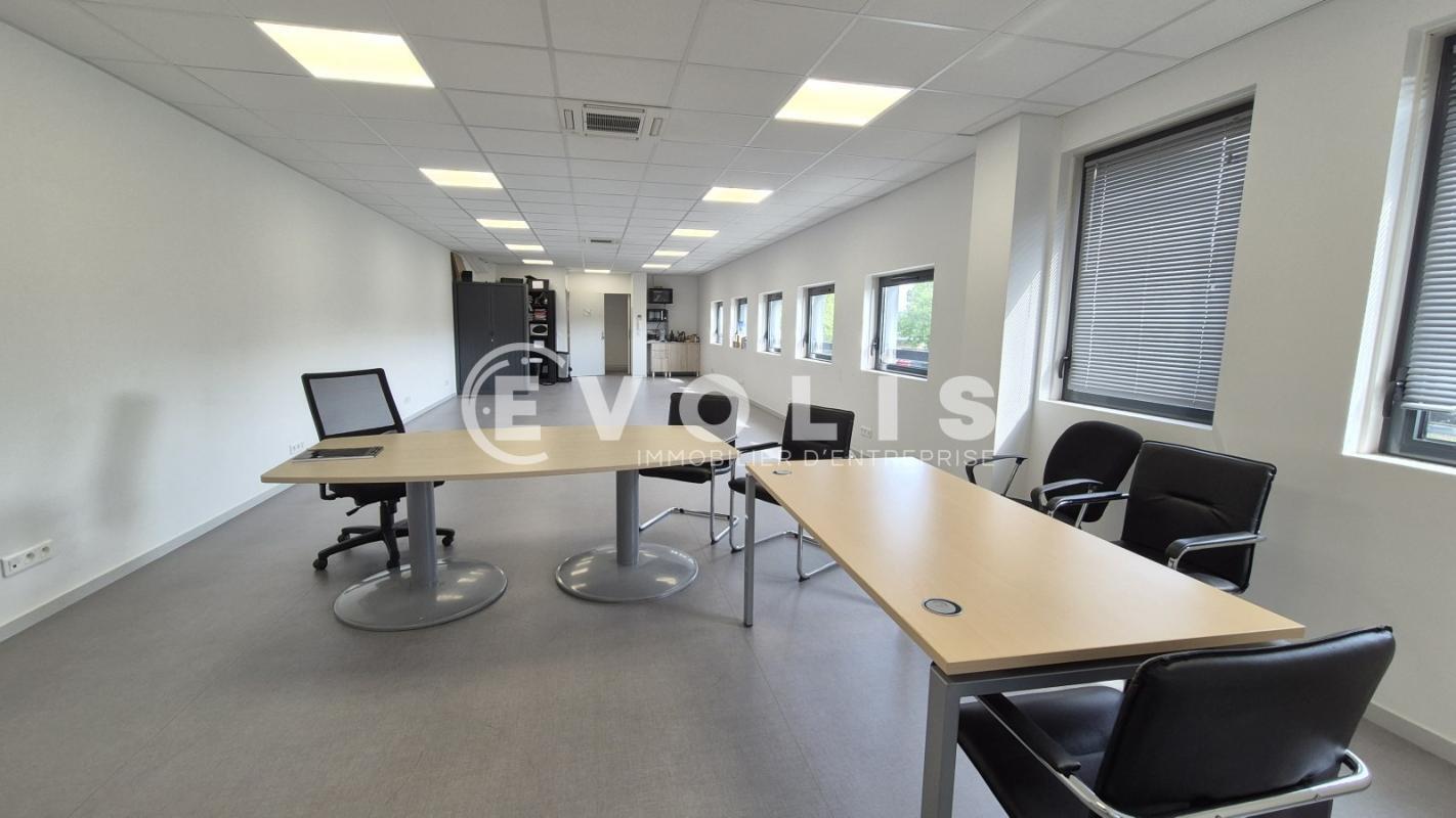 Bureau dans Bussy-Saint-Georges à louer Photo intérieure– Image 1 sur 6