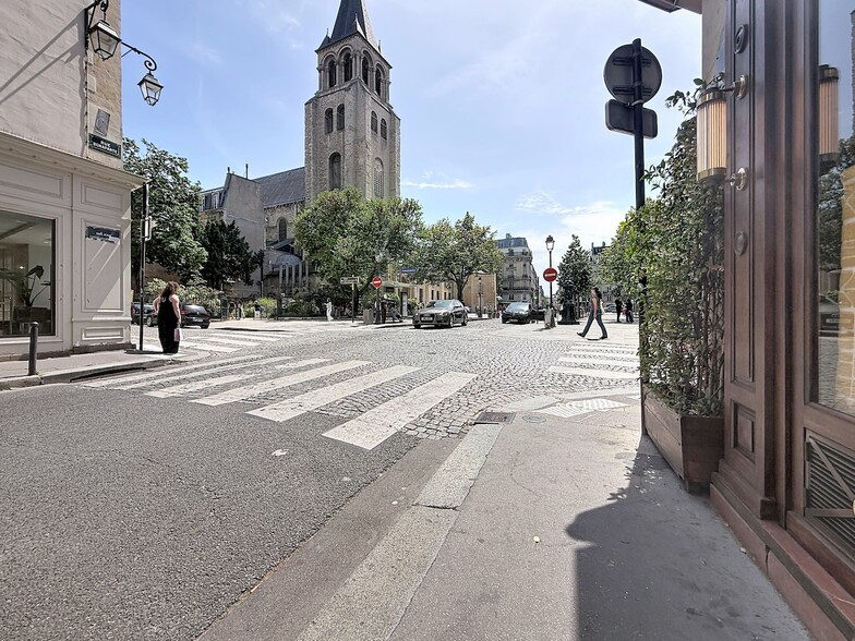31 Rue Bonaparte, Paris à louer - Photo de l’immeuble – Image 2 sur 3