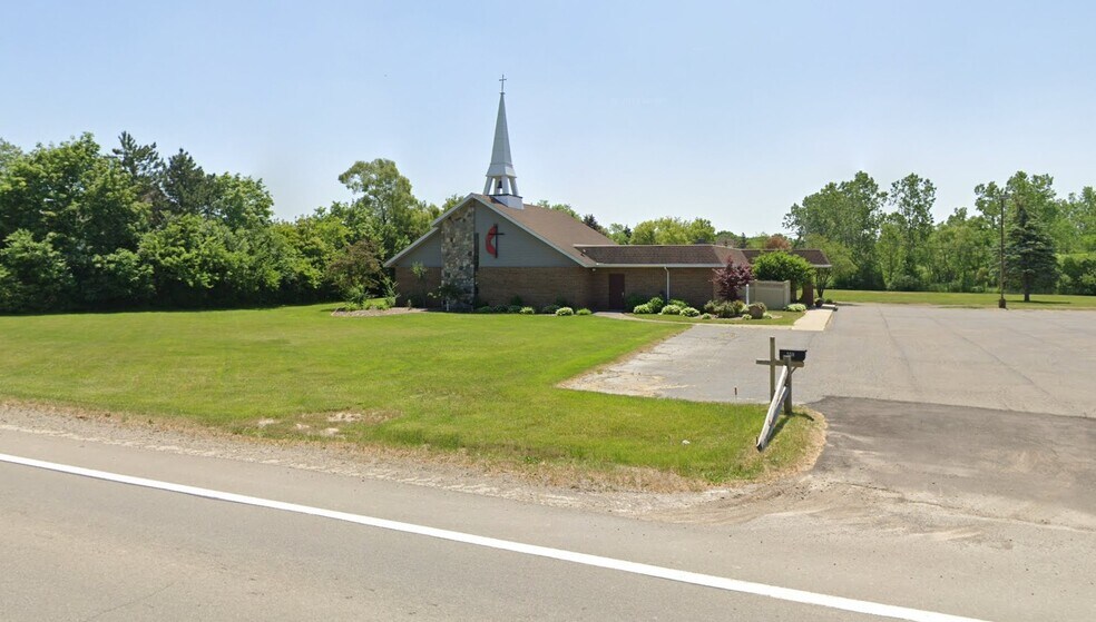 550 E Silverbell Rd, Lake Orion, MI à louer - Photo principale – Image 1 sur 1