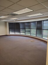 1145 N Arlington Heights Rd, Itasca, IL à louer Photo intérieure– Image 2 sur 3