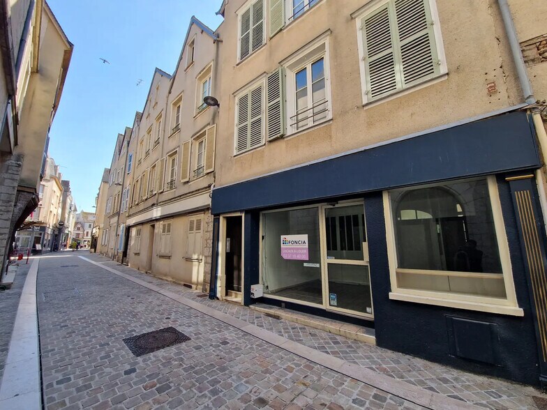 Local commercial dans Chartres à louer - Photo de l’immeuble – Image 1 sur 6
