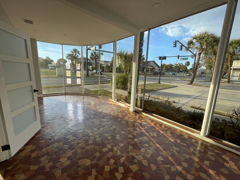 201 E Main St, Leesburg, FL à louer - Photo de l’immeuble – Image 3 sur 15