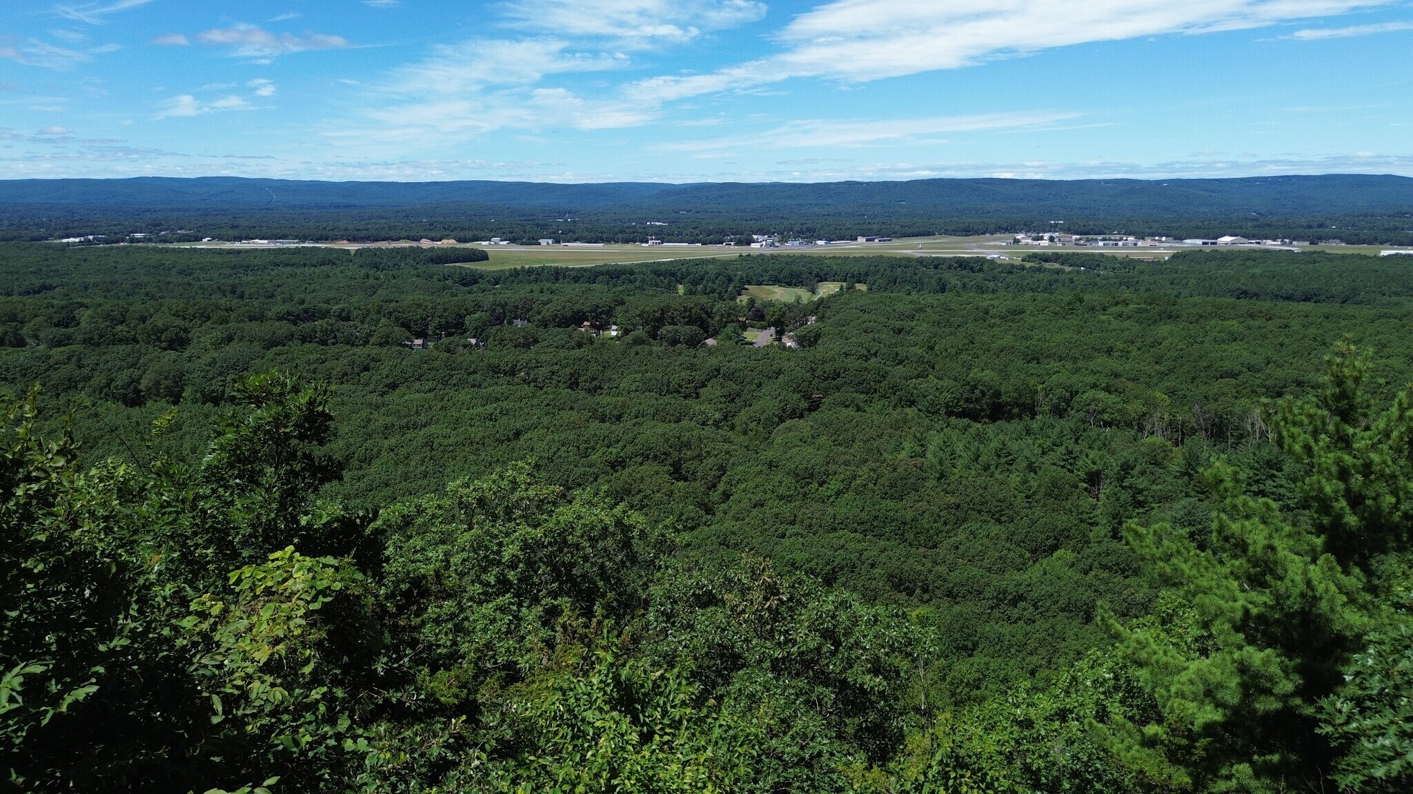 E Mountain Rd, Westfield, MA à vendre Aérien– Image 1 sur 9