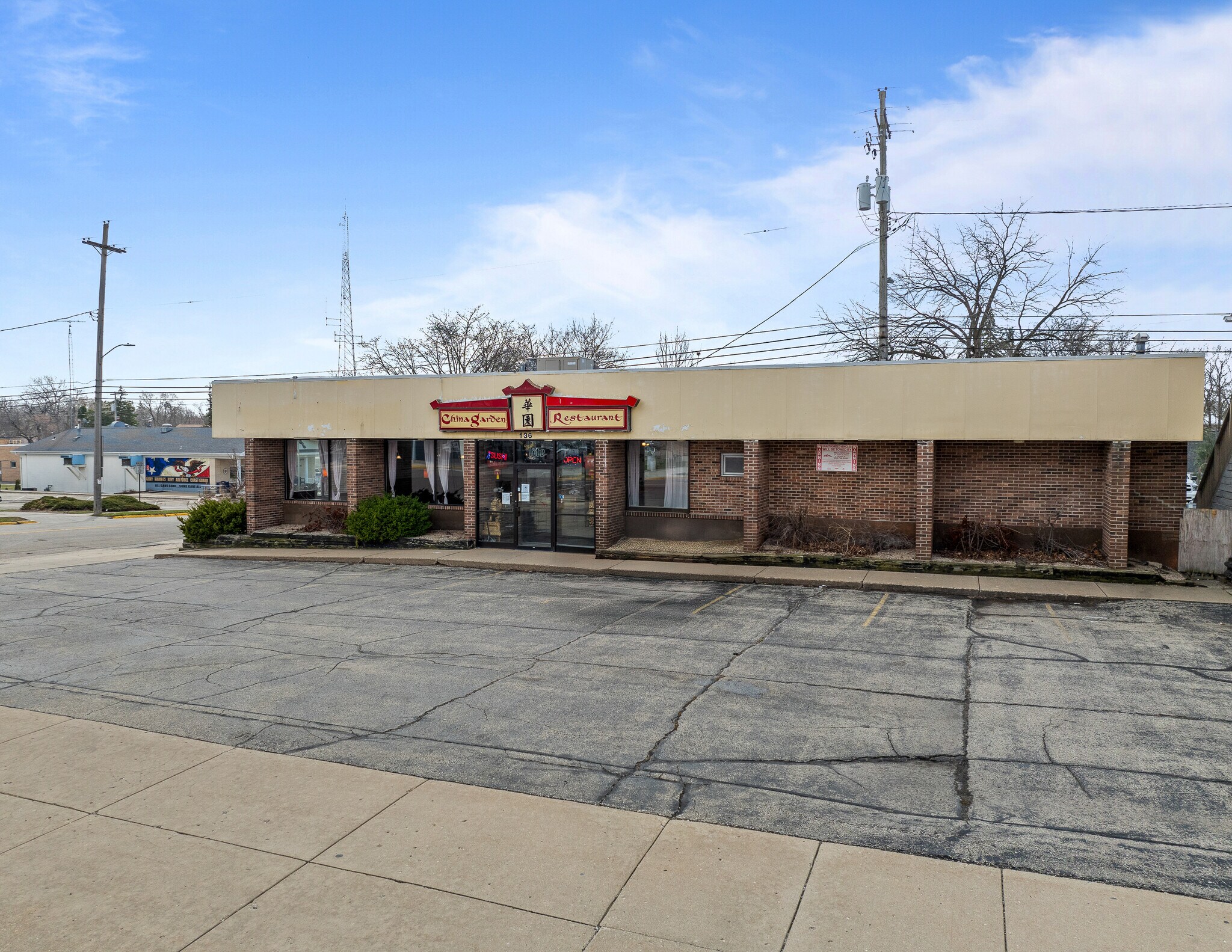 136 E Walworth Ave, Delavan, WI à vendre Photo de l’immeuble– Image 1 sur 22