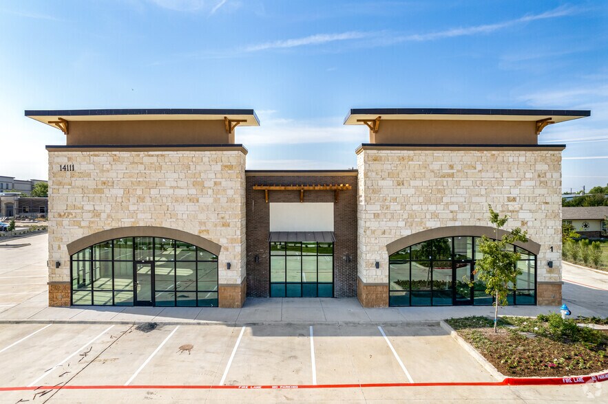 14111 King Rd, Frisco, TX à louer - Photo de l’immeuble – Image 3 sur 31