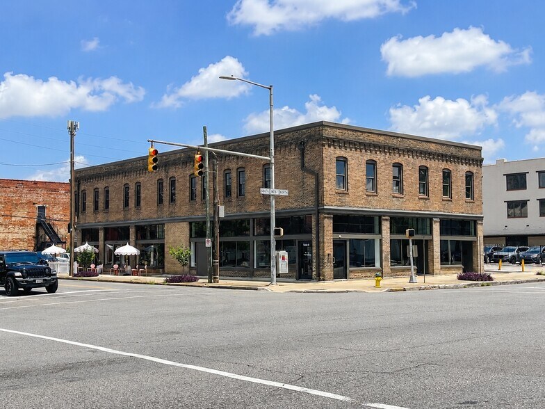 2400 1st Ave N, Birmingham, AL à louer - Photo de l’immeuble – Image 2 sur 22