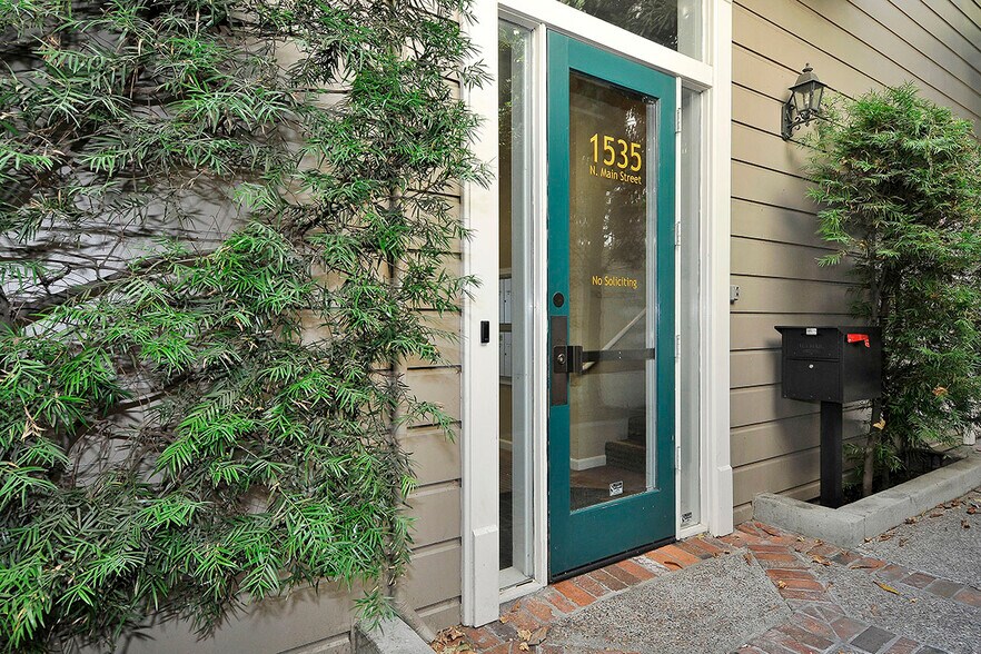 1525-1535 N Main St, Walnut Creek, CA à louer - Photo de l’immeuble – Image 3 sur 6
