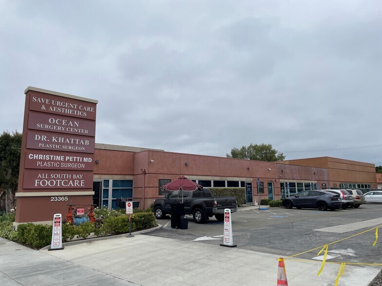 23365 Hawthorne Blvd, Torrance, CA à louer - Photo de l’immeuble – Image 1 sur 19