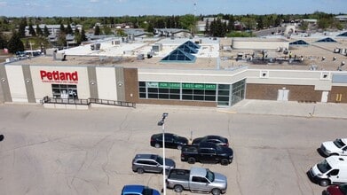 300 Confederation Dr, Saskatoon, SK à louer Photo intérieure– Image 2 sur 8