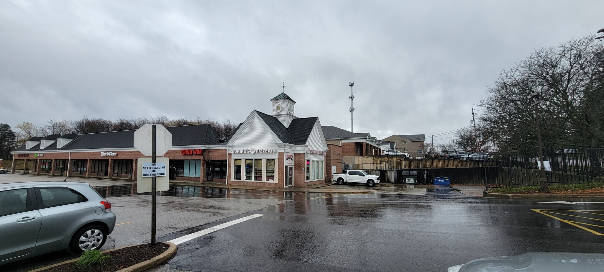 7989-8011 Broadview Rd, Broadview Heights, OH à louer Photo de l’immeuble– Image 1 sur 5