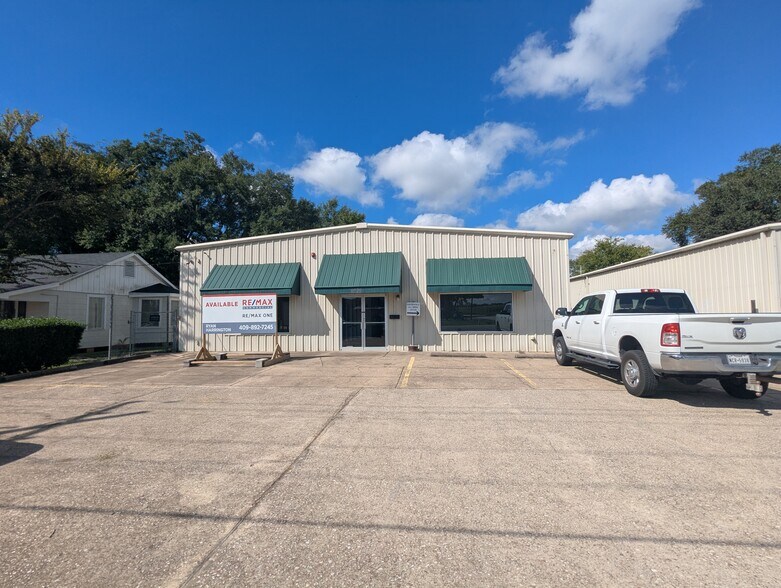 5805 Old Dowlen Rd, Beaumont, TX à louer - Photo de l’immeuble – Image 1 sur 27