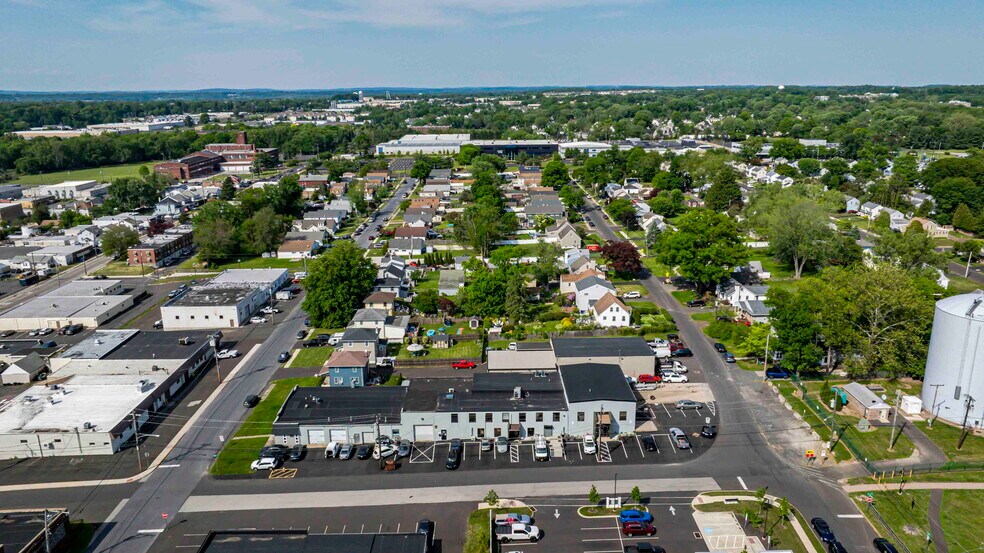 400 Lincoln Ave, Hatboro, PA à vendre - Photo de l’immeuble – Image 2 sur 21