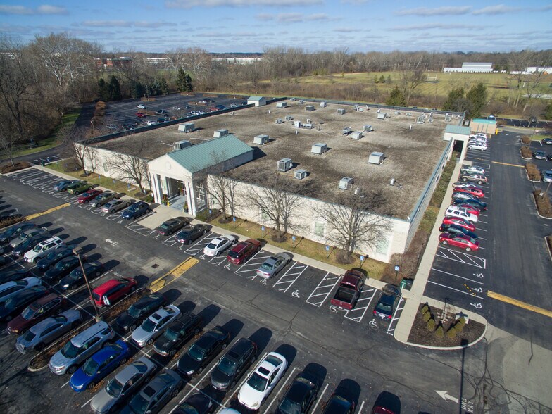 300 W Schrock Rd, Westerville, OH à louer - Photo de l’immeuble – Image 3 sur 5