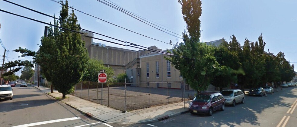 21-27 E Kinney St, Newark, NJ à louer - Photo de l’immeuble – Image 1 sur 1