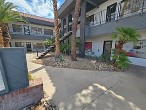 3160 S Valley View Blvd, Las Vegas, NV à louer Photo intérieure– Image 2 sur 12