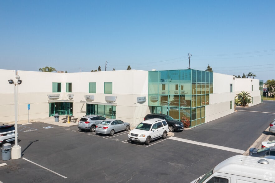 5445 Oceanus Dr, Huntington Beach, CA à louer - Photo principale – Image 1 sur 13