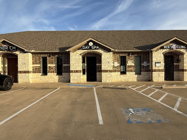 4815 State Highway 121, The Colony, TX à louer - Photo de l’immeuble – Image 2 sur 17