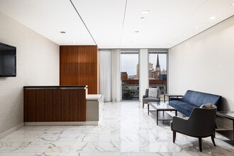 400 W Market St, Louisville, KY à louer Photo intérieure– Image 2 sur 5