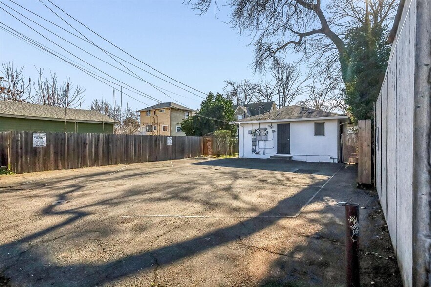 3429 4th Ave, Sacramento, CA à vendre - Photo de l’immeuble – Image 3 sur 5