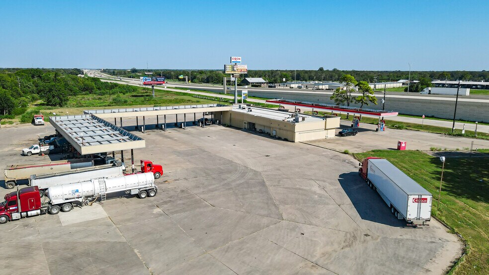 5168 NE I 10 Frontage Rd, Sealy, TX à vendre - Photo de l’immeuble – Image 3 sur 14