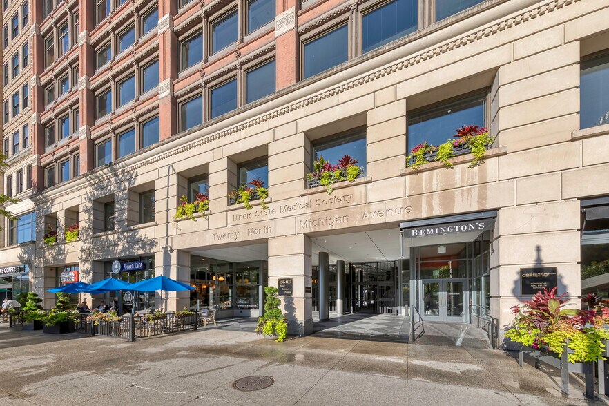 20 N Michigan Ave, Chicago, IL à louer - Photo de l’immeuble – Image 1 sur 9