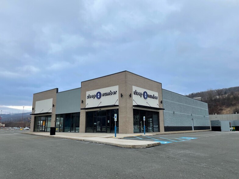 600-800 Commerce Blvd, Dickson City, PA à louer - Photo principale – Image 3 sur 4