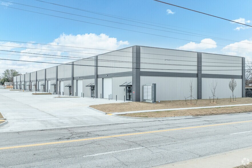 6240 E 15th St, Tulsa, OK à vendre - Photo de l’immeuble – Image 3 sur 6